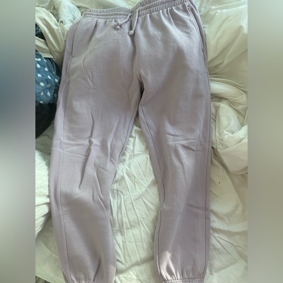 Aritzia sweatsuit - Picture 4 of 4